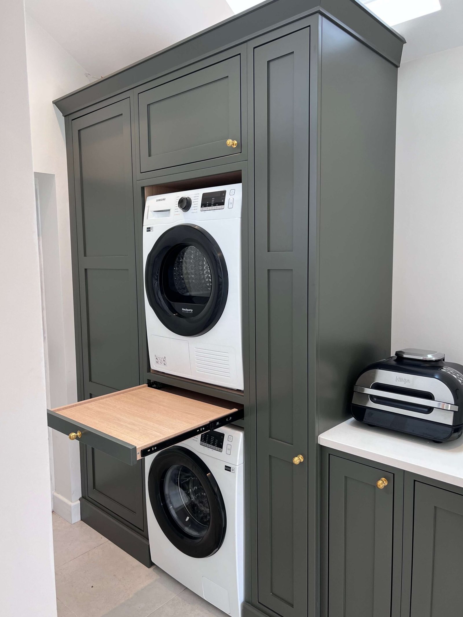 whasing-machine-dryer-green-cupboards-drawer