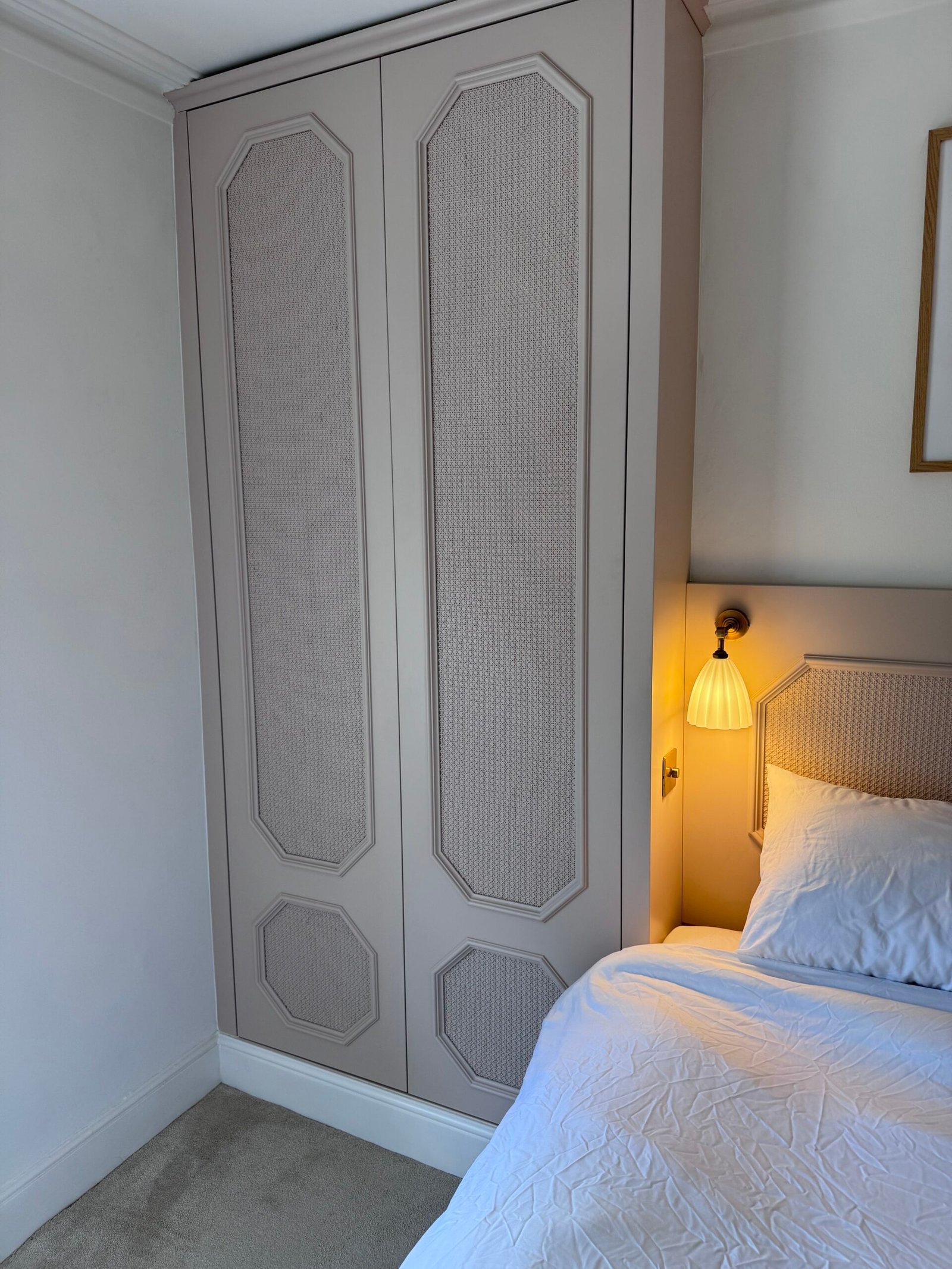 fitted-wardrobe-headboard-2