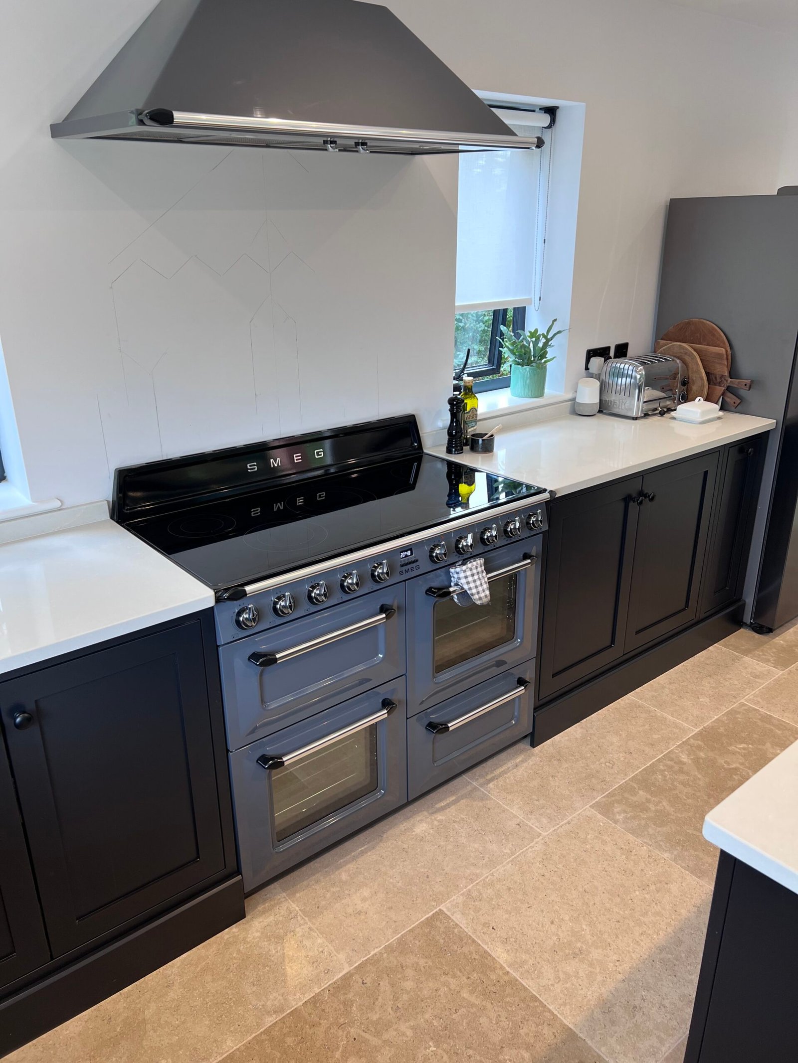 dark-shaker-kitchen-2