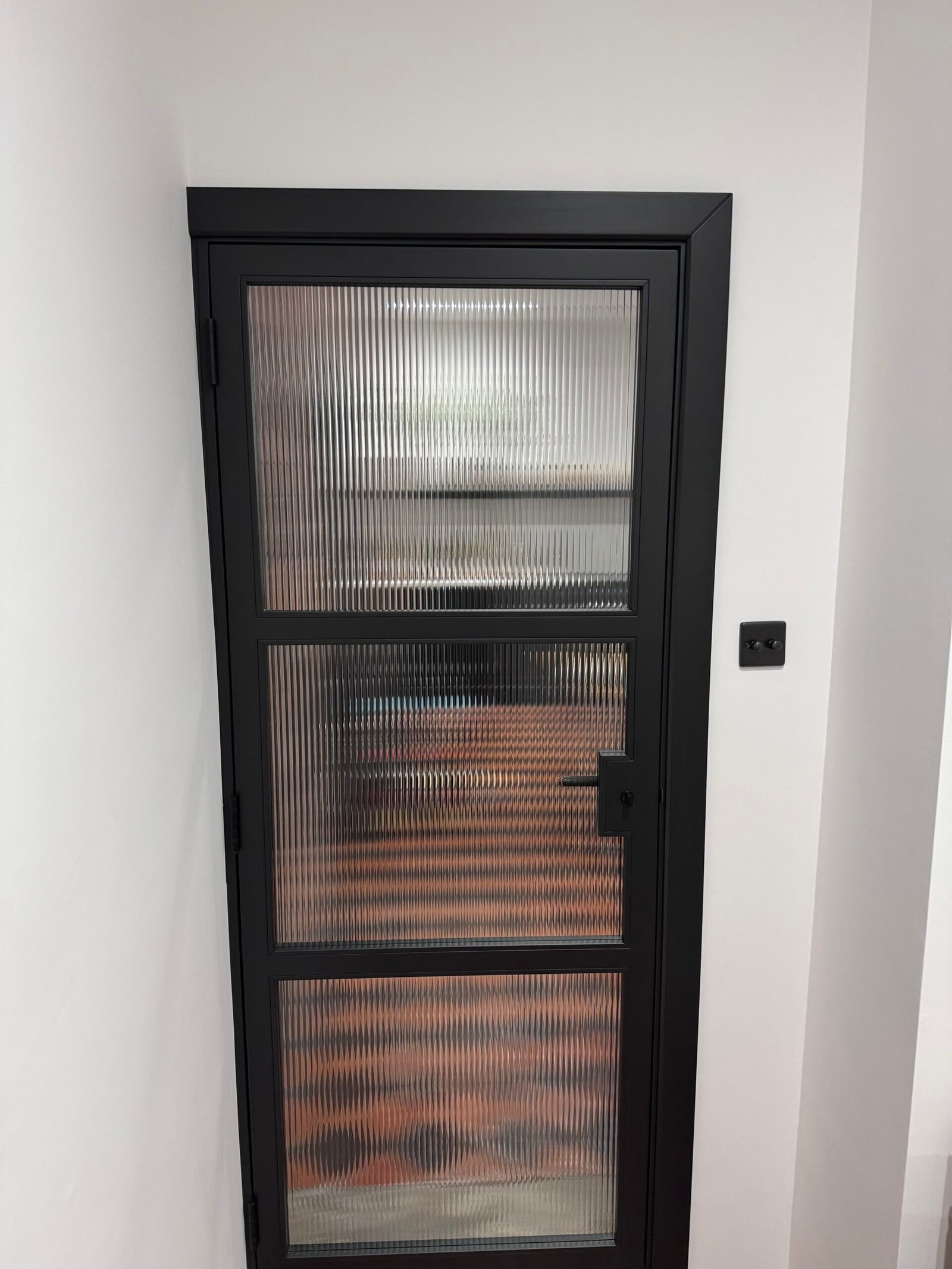 black-shaker-kitchen-5