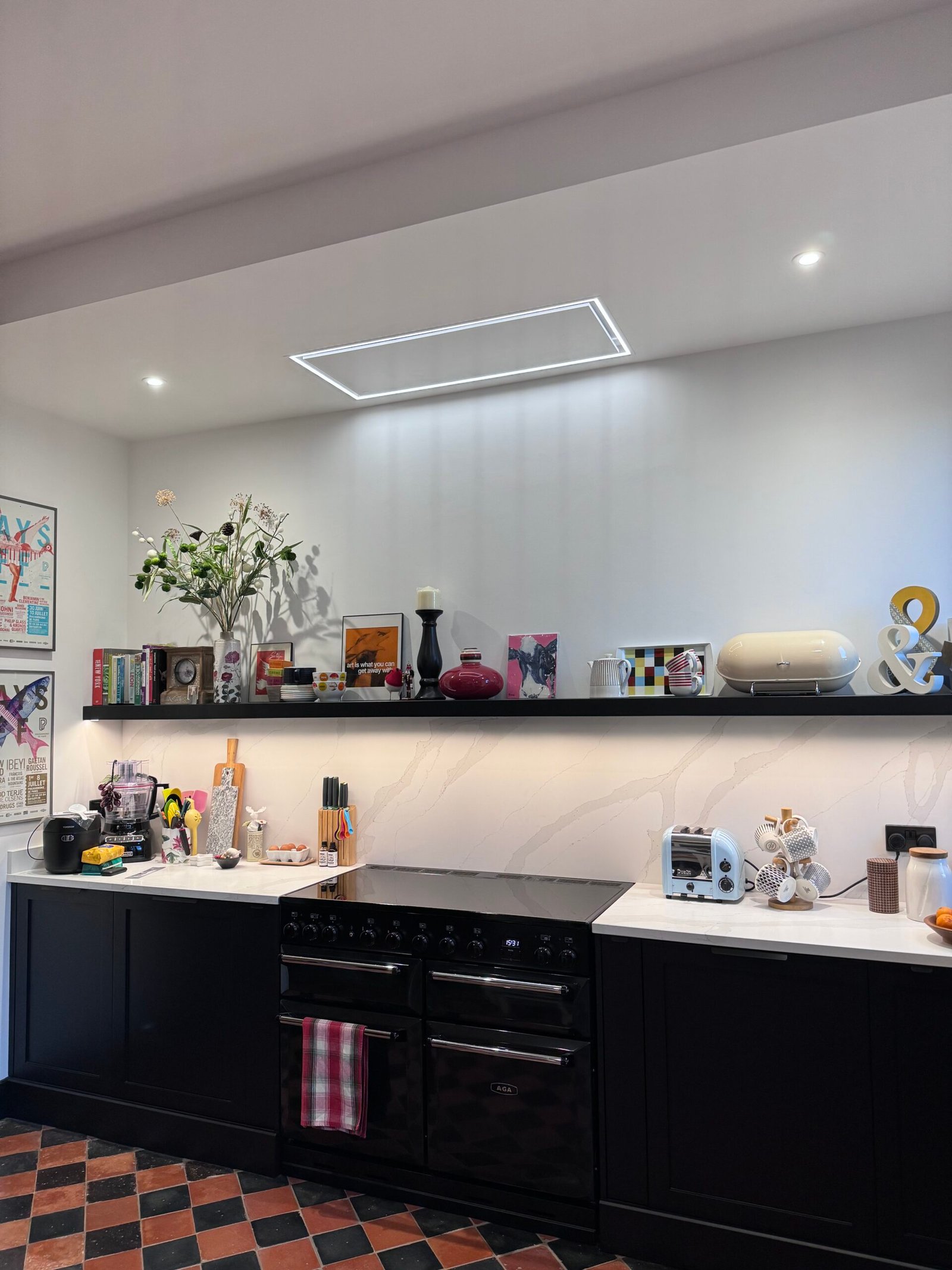 black-shaker-kitchen-1