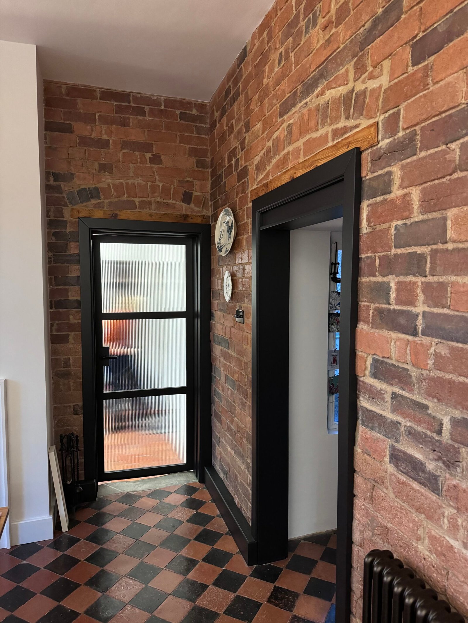 black-shaker-kitchen-2