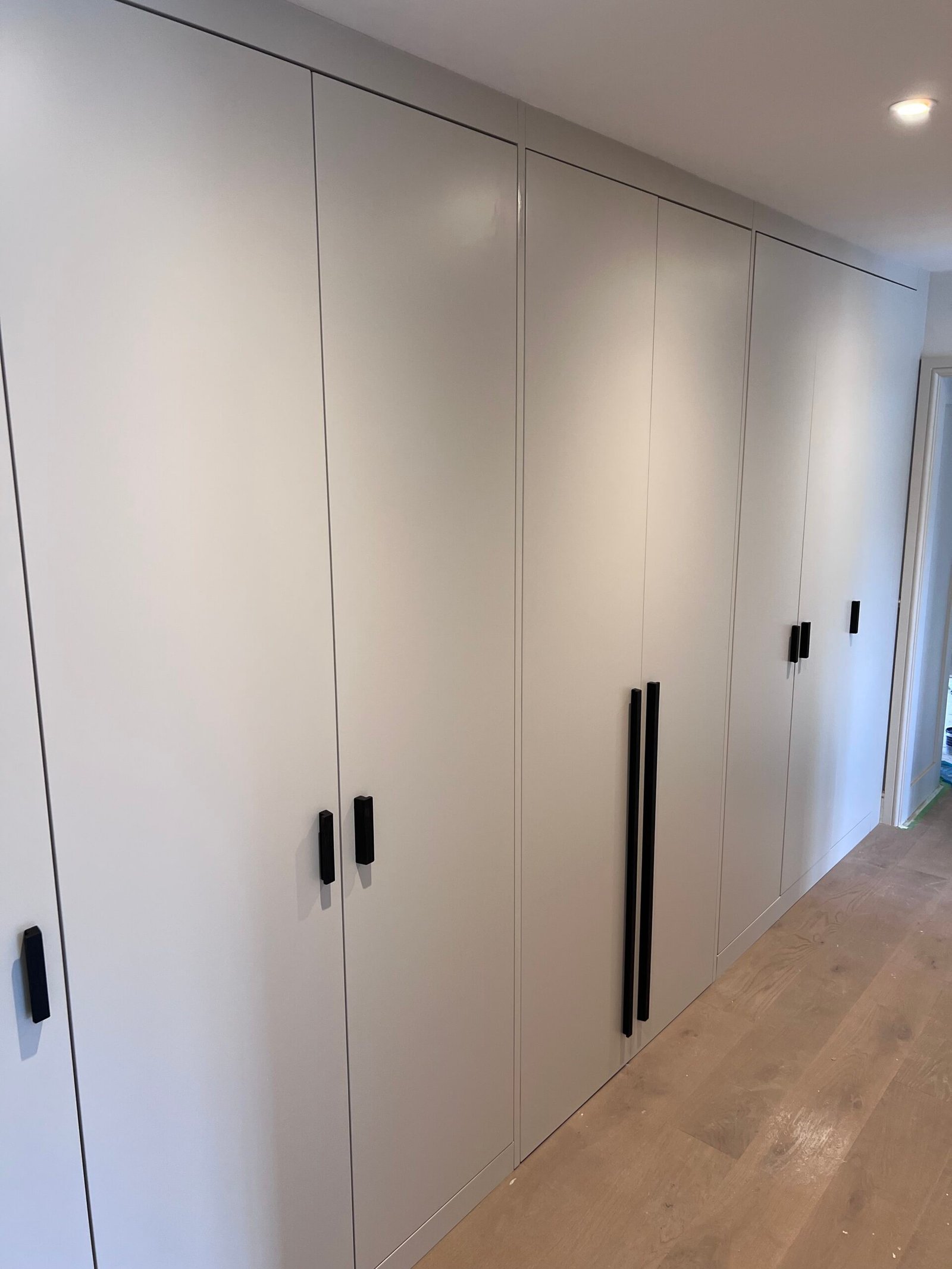full-wall-wardrobe-5